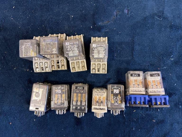 Plug in industrial relays