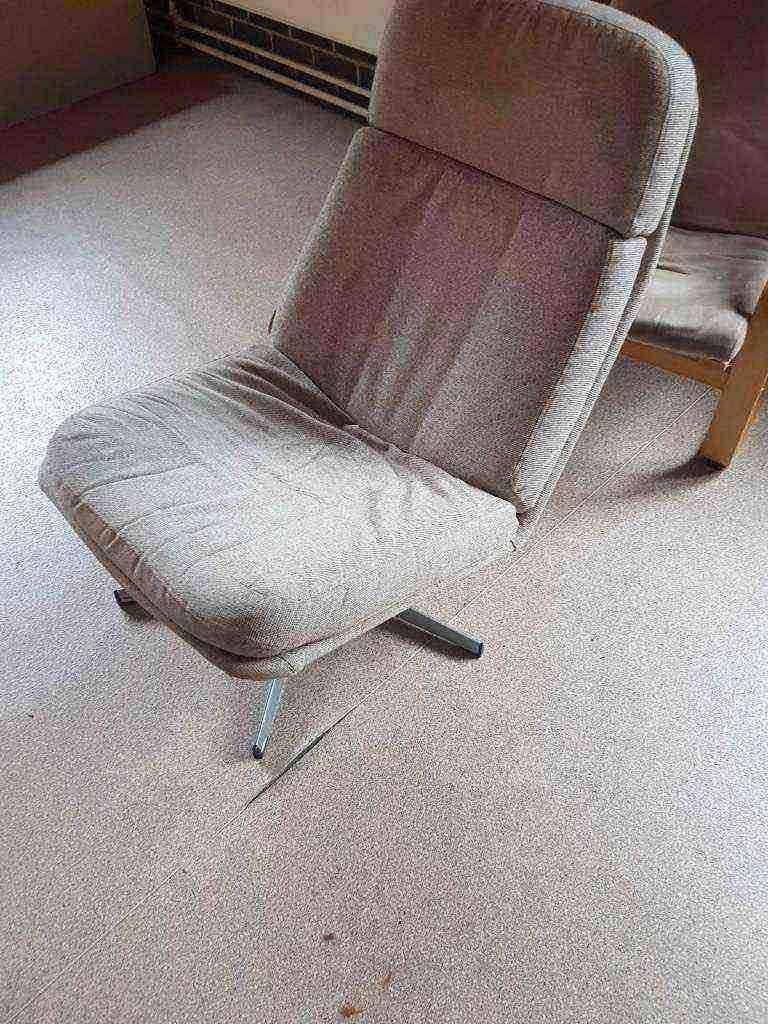 Used pre-owned second hand armchair lounge reception office chairv