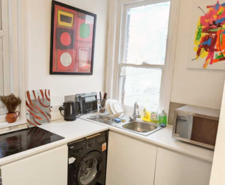 Lovely Room to Rent, Short Walk to Station and City Centre