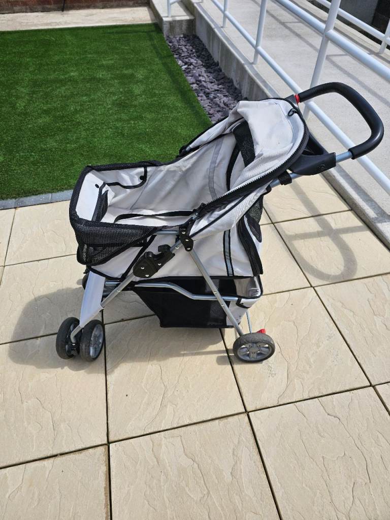 Doggy stroller 