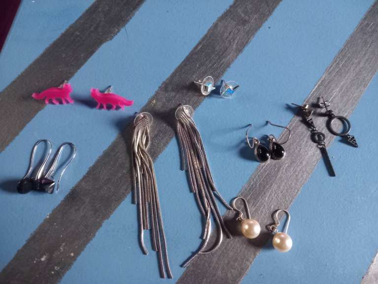 7 Pairs of Silver Earrings – Job Lot (Studs & Dangly)