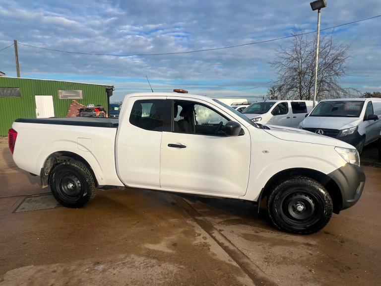 2018 Nissan Navara 2.3 dCi Visia King Pickup Extended Cab 4dr Diesel Manual 4WD Euro 6 (s/s) ( Pi...