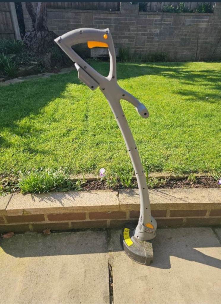 Titan strimmer (screwfix)