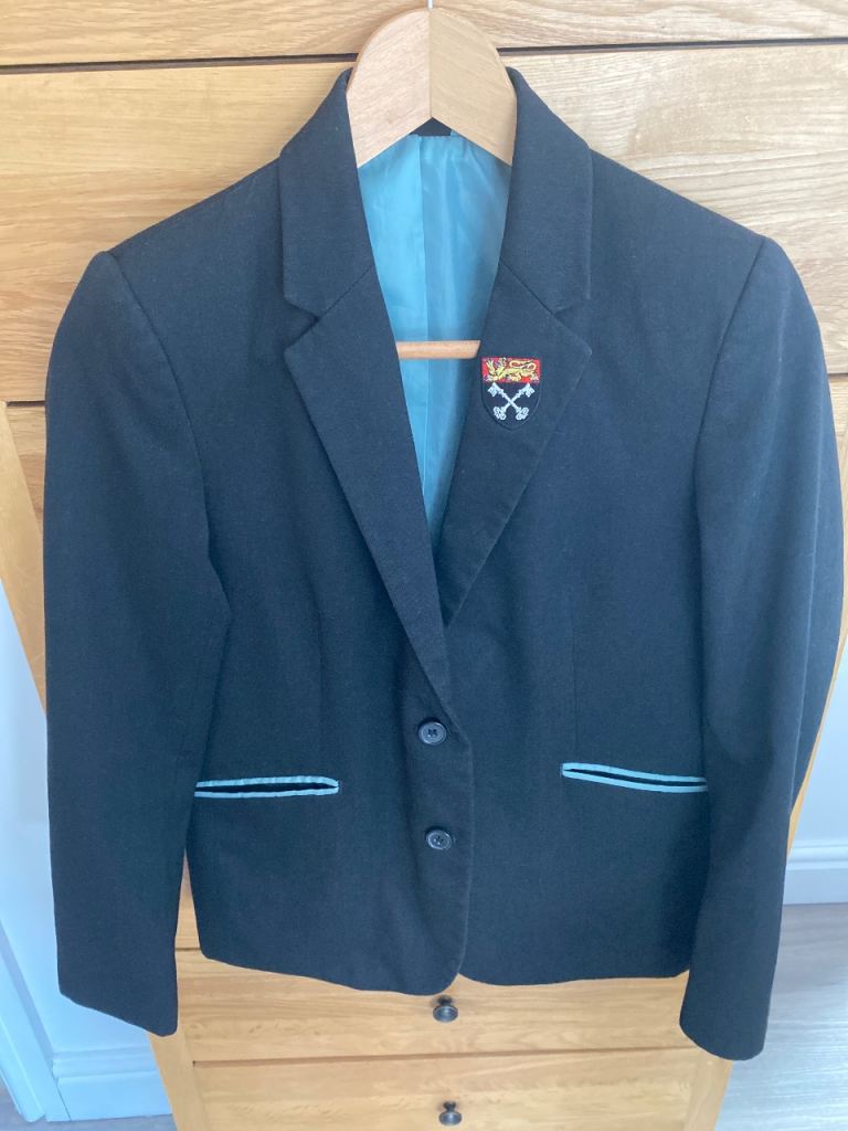 Holyport College Girls Black Blazer 30” - preloved