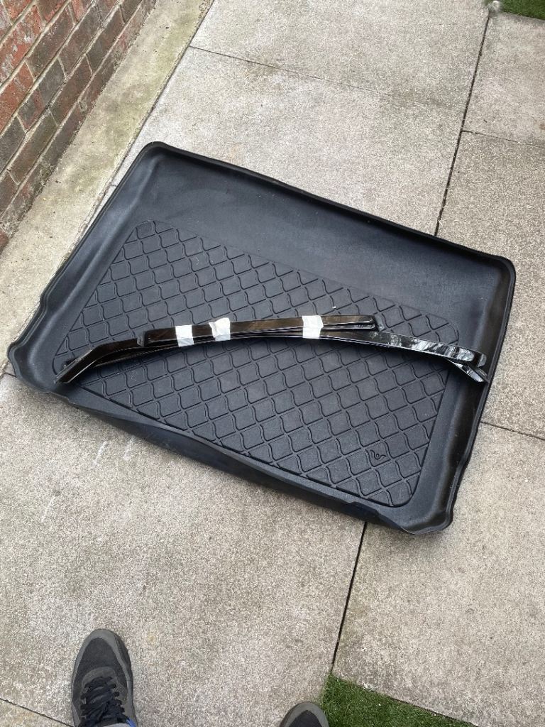 Mercedes 2019 a class winddeflectors and boot liner