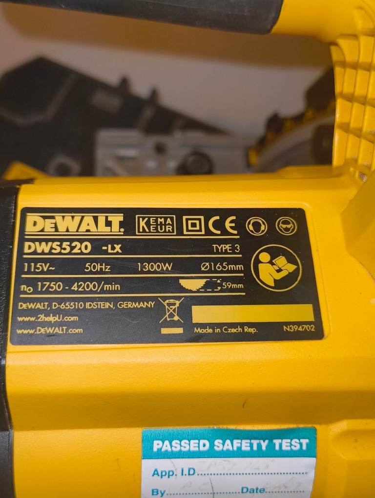 DeWalt DWS520KT 165MM plunge tool 1300 w. 110V with carry case. No guide rail
