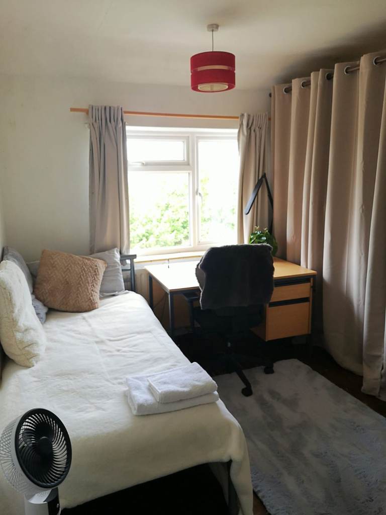Spacious double room in Botley, Oxford