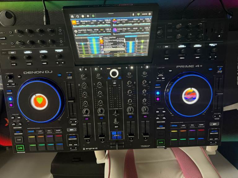 Denon DJ prime 4 plus black read description