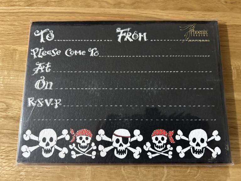 x10 Pirate Party invitations brand new for a £2