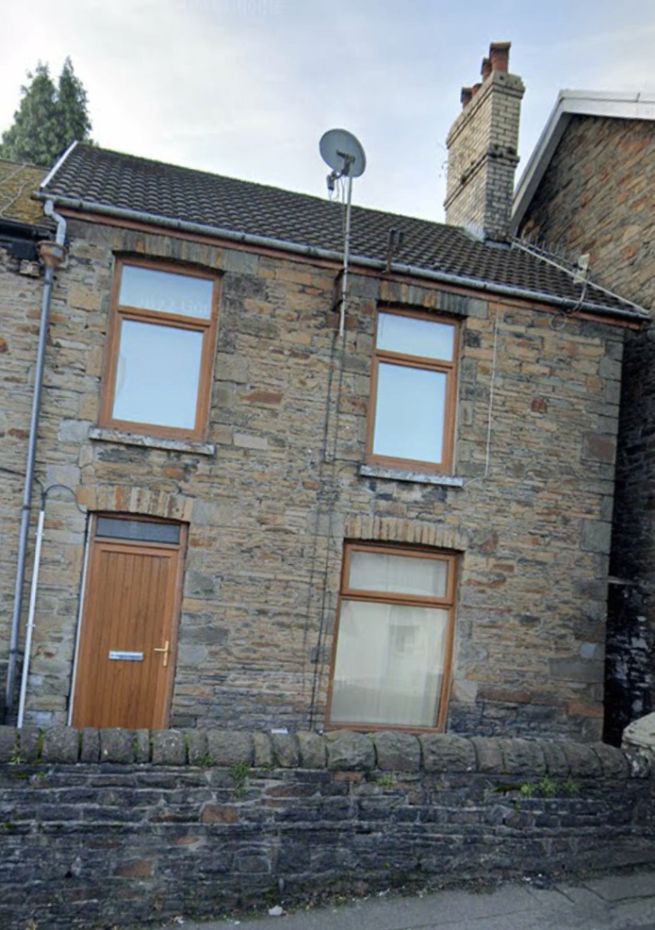 GENEROUS DOUBLE ROOMS TO RENT IN A 5-Bed Shared HMO House HIGH STREET GRAIG PONTYPRIDD CF37 1QP 
