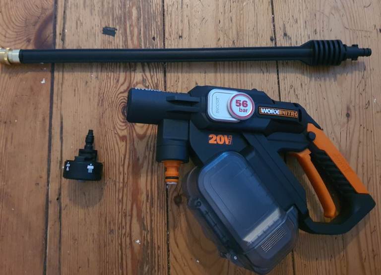 For sale is Worx Nitro WG633E pressure washer 56bar, spairs or repair. 