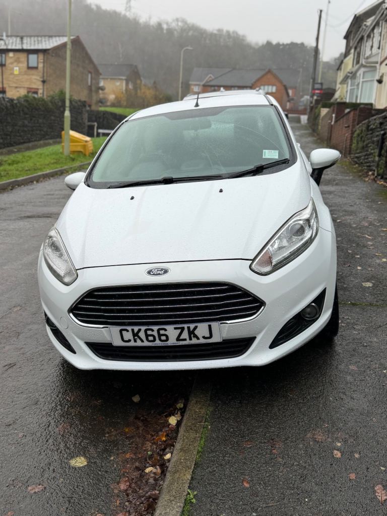 Ford, FIESTA, Hatchback, 2016, Manual, 1241 (cc), 5 doors