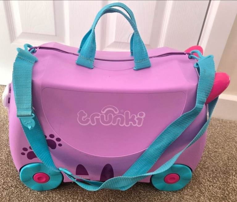 Trunki cassie the cat ride pull along kids suitcase hand luggage on wheels with strap and key 18L 