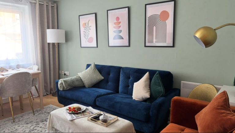 Furnished Double Bedroom with Large Bathroom – East Central London