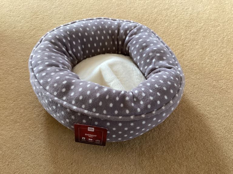 Small cat basket - new!
