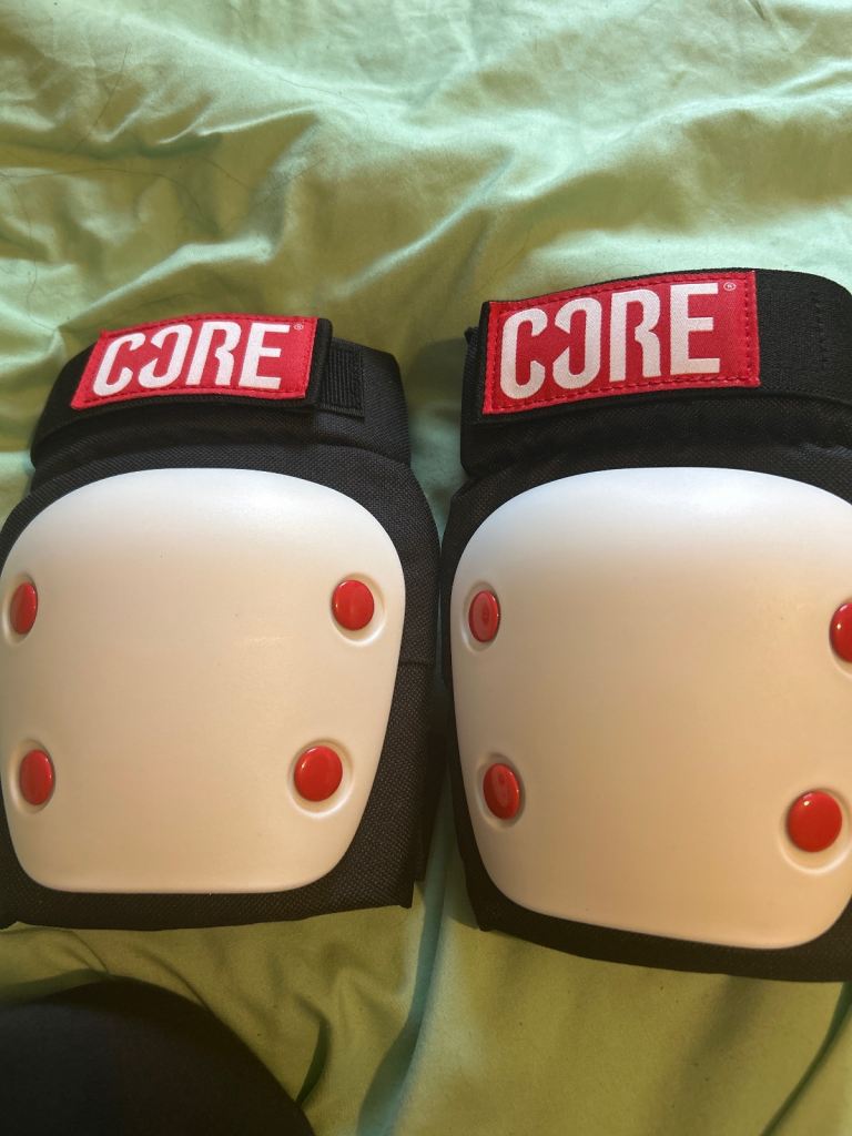 Elbow and hand pads 
