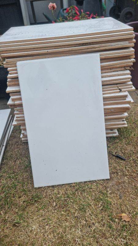 White Ceramic Wall/Floor Tiles – Good Condition