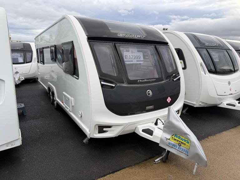 Swift Challenger 645 Twin Axle Island Bed Rear Bathroom