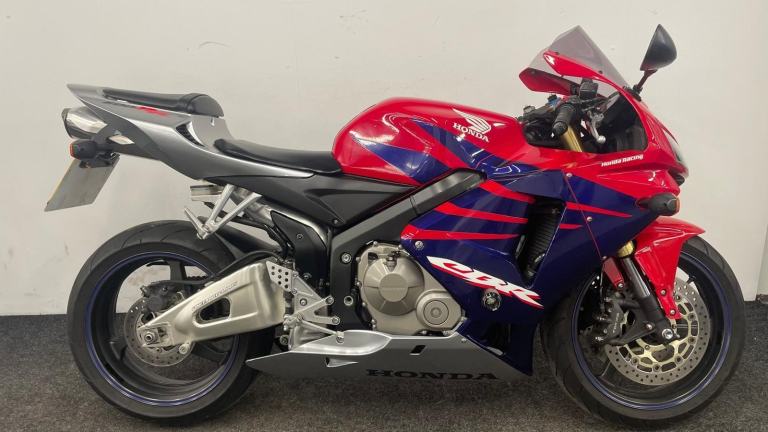 HONDA CBR 600RR 5 ** SERVICE HISTORY - CRASH BUNGS - LOW MILES **