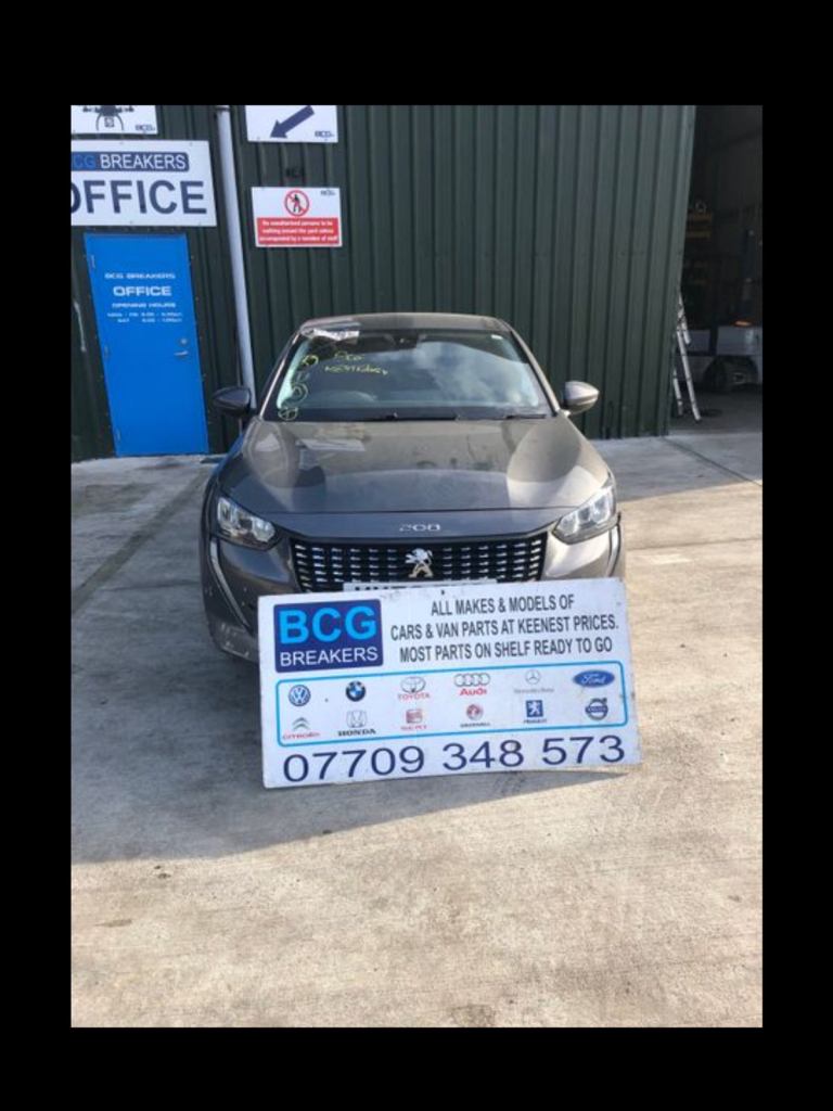 2022 Peugeot 208 parts breaking bcg 