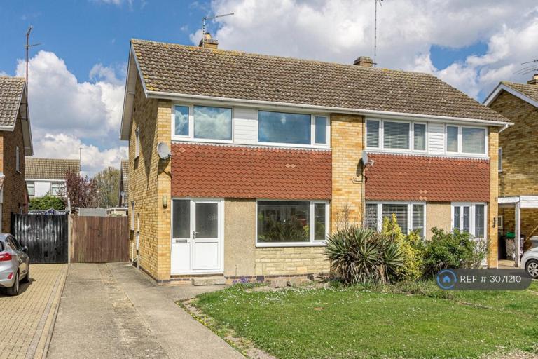 3 bedroom house in St. Saviours Road, Kettering, NN15 (3 bed) (#3071210)