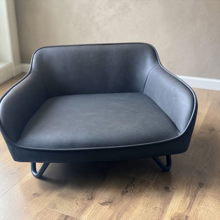 Brand new faux leather pet bed cost £75  23 inches wide x 19 inches deep