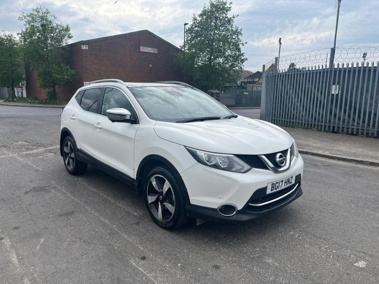 2017 Nissan Qashqai 1.2 DiG-T N-Connecta 5dr HATCHBACK PETROL Manual