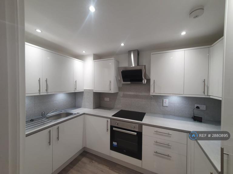 3 bedroom flat in Cumbernauld Road, Glasgow, G31 (3 bed) (#2880895)