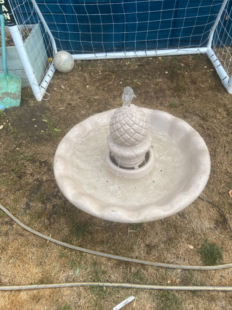 Stone Effect Garden Water Feature Fountain – Good Condition