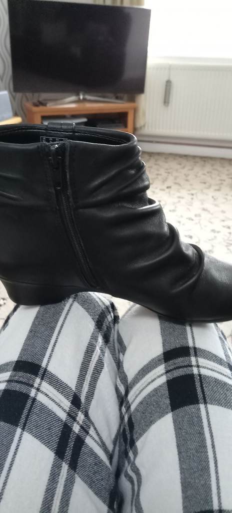  NEW CLARKS MATRON ELLA 3 AND HALF EE