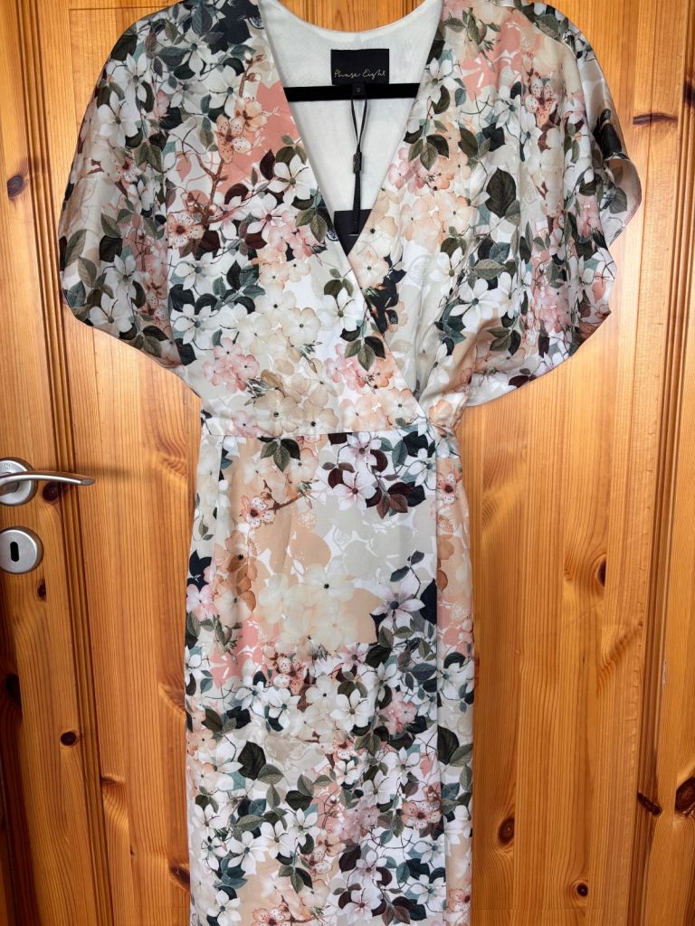 Ladies floral summer dress. Size 10. Brand new with tags PHASE EIGHT 