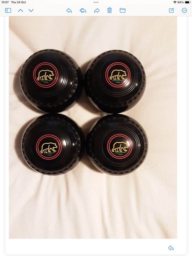 Drakes Pride  “Professional” 4H BB07 black bowls. Mint Condition.  