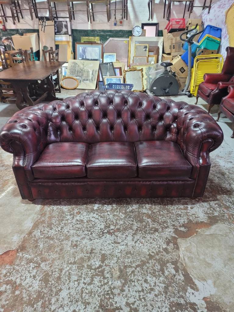 Classic Burgundy Leather Chesterfield Sofa