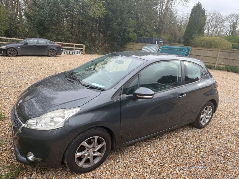 Peugeot, 208, Hatchback, 2013, Manual, 1199 (cc), 3 doors