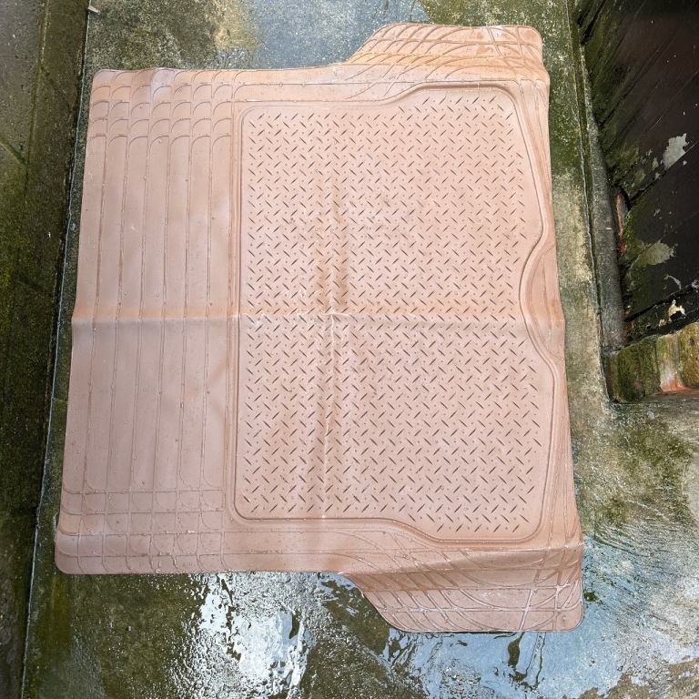 Car rubber boot mat
