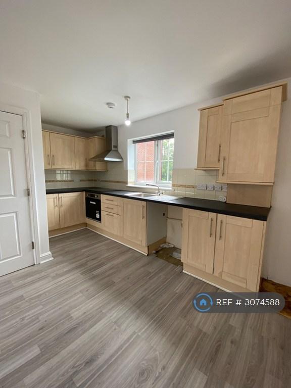 2 bedroom flat in Irwell Lane, Runcorn, WA7 (2 bed) (#3074588)