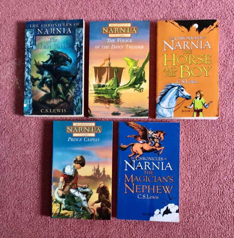 5 x 'Chronicles of Narnia' Books.   Excellent Condition.