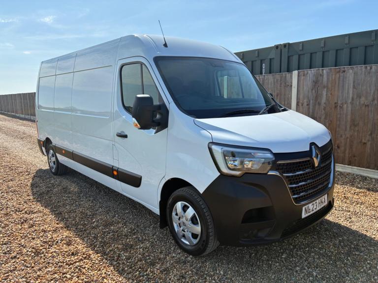 2023 Renault Master LM35dCi 135 Business+ Medium Roof Van PANEL VAN DIESEL Manual