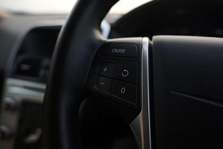 2016 Volvo XC60 2.4 XC60 SE Luxury Nav D5 AWD 4WD 5dr SUV Diesel Manual