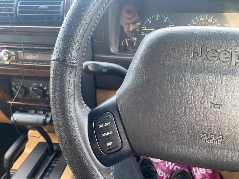 1997 Jeep Cherokee 4.0 Limited 4x4 5dr ESTATE Petrol Automatic