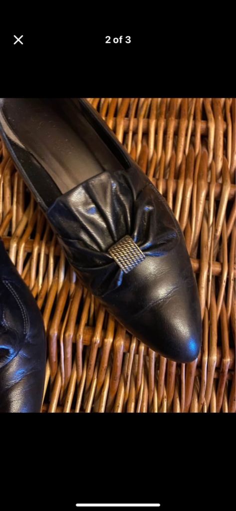 Elegant Ladies Shoes in Black Size 7