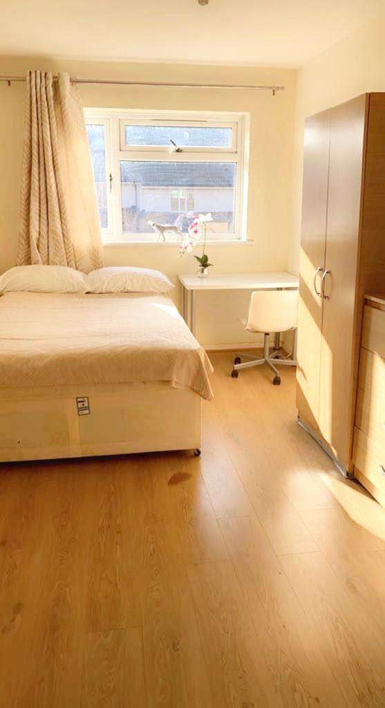 Rent *** 2 Double Rooms  Address: Wade Court Alexandra Road N10 