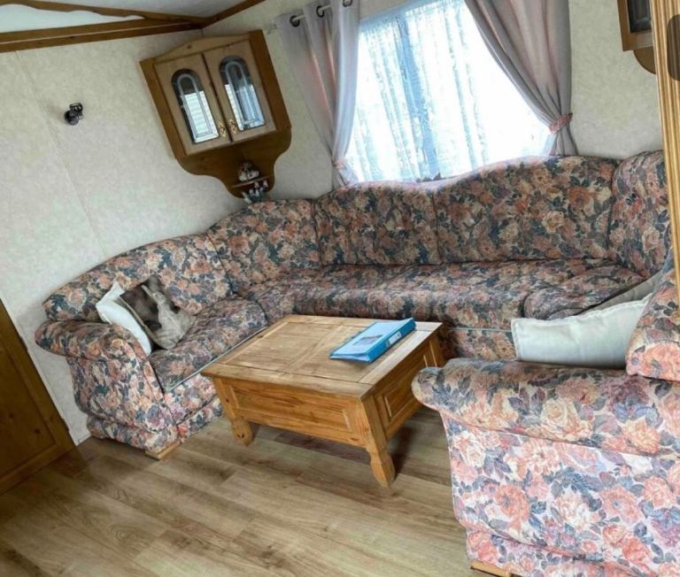  Off site sale Static cottage style caravan 2 bed en-suite Willerby Cottage 2000