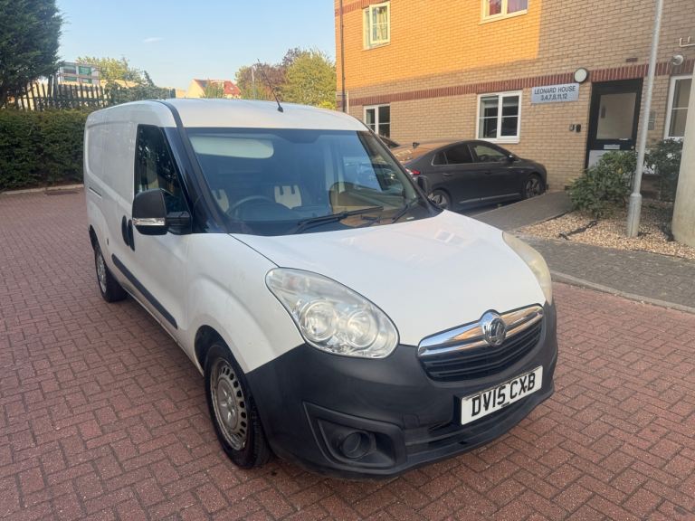 15 PLATE VAUXHALL COMBO 1.3 CDTI LONG WHEEL BASE DRIVES SUPERB NOT TRANSIT CONNECT KANGOO CADDY