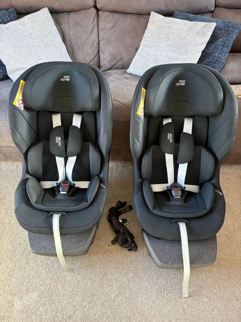 Britax Max-Safe Pro Car Seat – Black, Good Condition x2