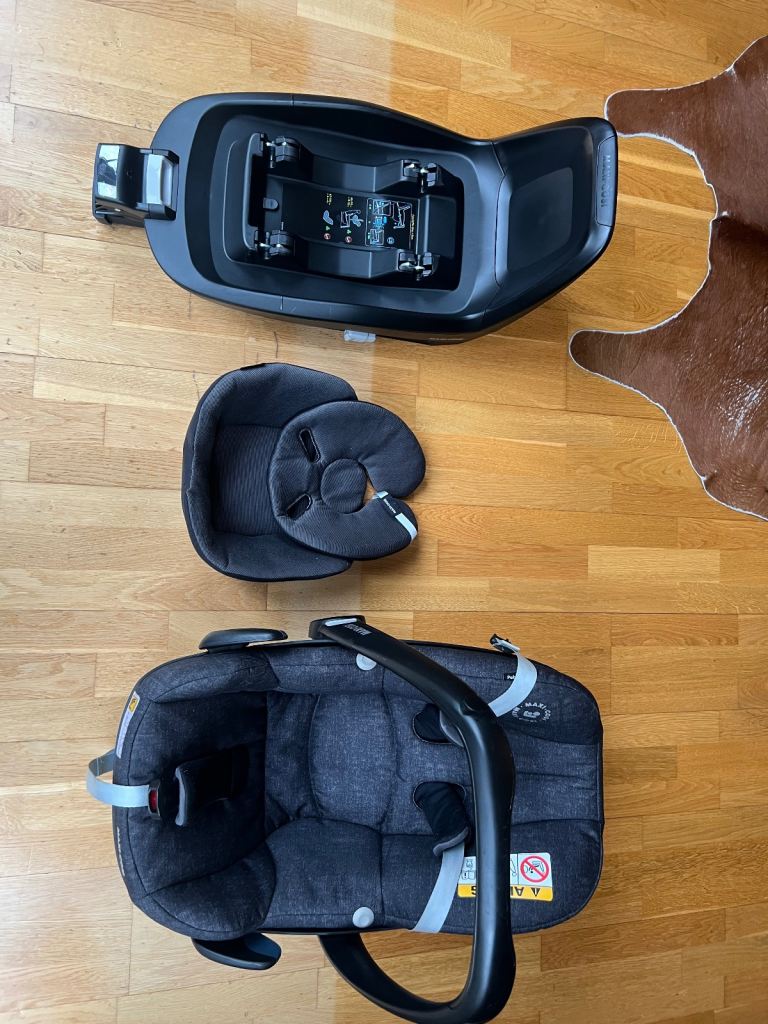 Maxi Cosi + Family Base