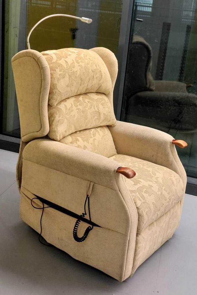 Electric Rise & Recliner Chair