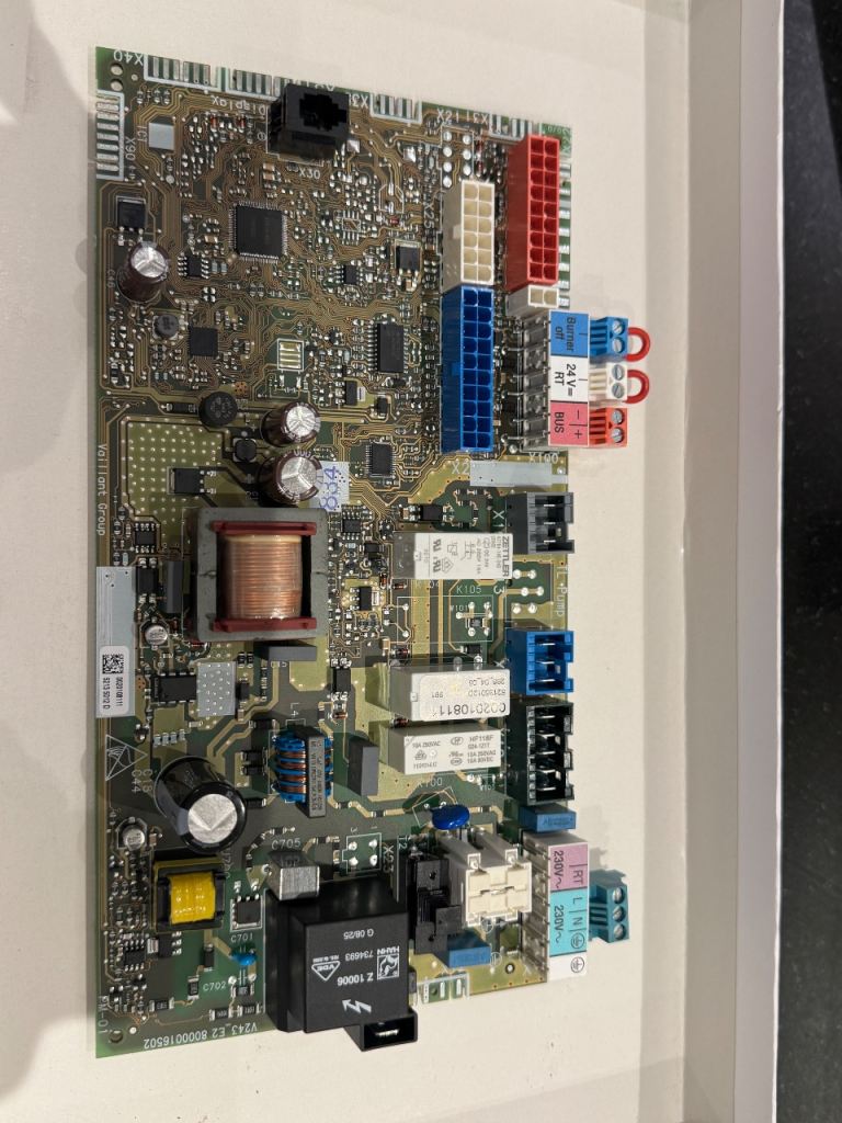 NEW PCB - VAILLANT ECOTEC PLUS 837 - PART NUMBER 0010028086