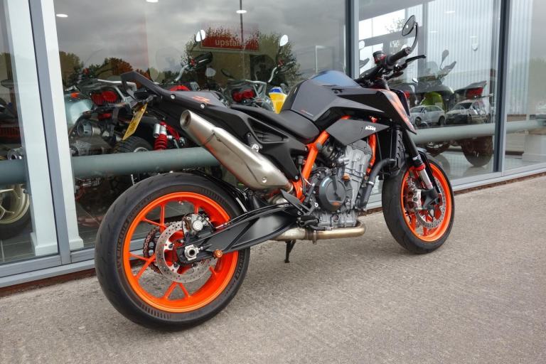 KTM 890 DUKE R 22