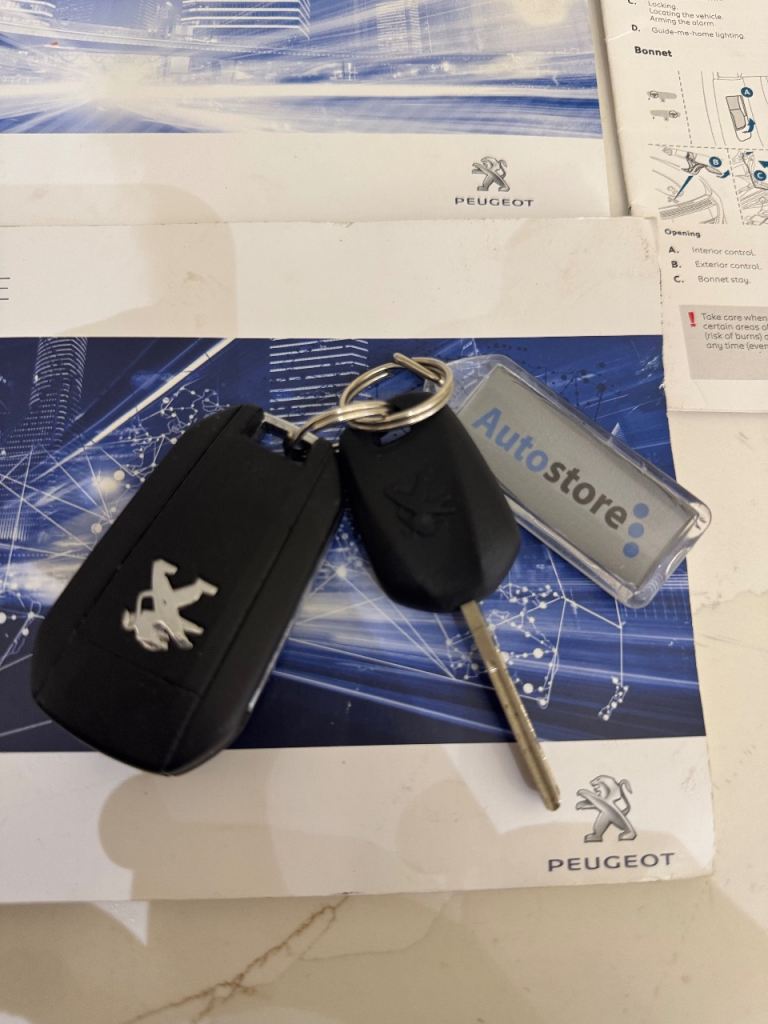 Peugeot, 208, Hatchback, 2018, Manual, 1199 (cc), 5 doors